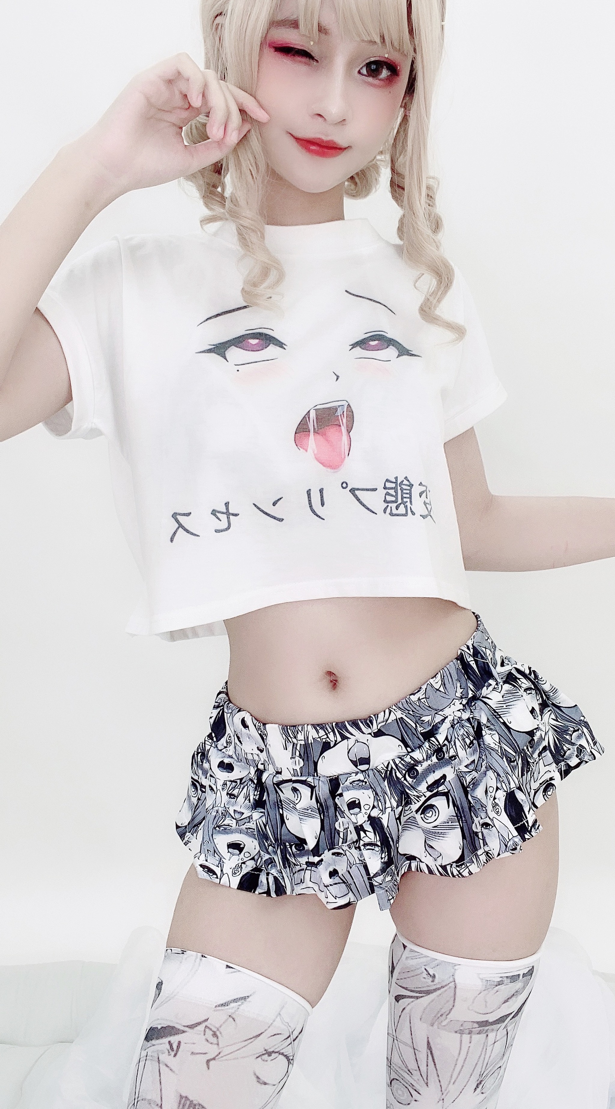 图片[1]-Azami – NO.010 阿黑颜衣服 [17P]-XikXak